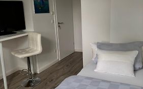 Zimmer Mit Kueche Und Bad